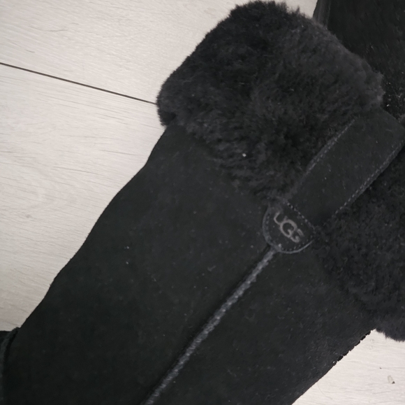 UGG boots - Picture 3 of 4